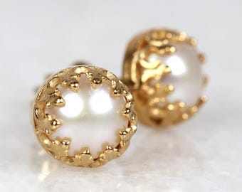 VINTAGE HOLLYWOOD★Crescendo Pearl Earrings ピアス 80s Chanel Logo Pearl Earrings | Lucky Vintage | University