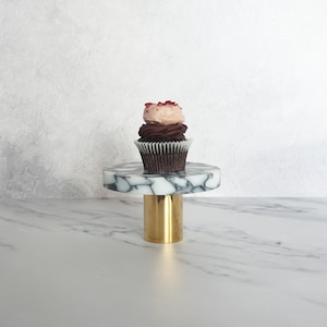 Cupcake Stand Gold Cake Stand Brass Cupcake Display Birthday Table Decor Hostess Gift Housewarming Gift for Her