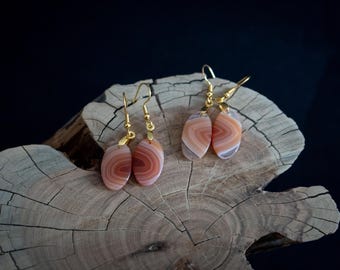 ユニークなオレンジボツワナアゲートダングルイヤリング - ステートメントジェムストーンアクセサリー