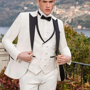 Tuxedo Suit Men’s White Slim Fit 3 Piece Wedding Groom Suit Stylish Formal Outfits