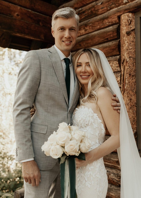 Slim Fit Men's Suit Custom Tailored Wool Blend Wedding Suit Groom Formal Attire Designer Tuxedo Slim Fit Men's Suit Custom Tailored Wool Blend Wedding Suit Groom Formal Attire Designer Tuxedo