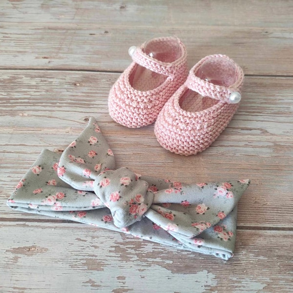 Ensemble bandeau et chaussons tricotés main / bandeau à nouer taille 0-1 mois / chaussons et bandeau assorti bébé