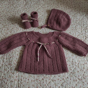 0/1 month set: hand-knitted bra, hat and booties / hand-knitted newborn layette / baby knit set / liberty layette