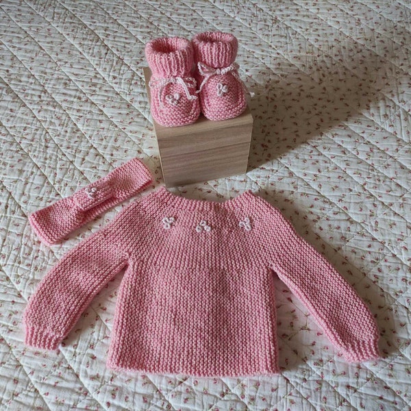 0-1 month set of hand-knitted bra, headband and slippers / hand-knitted birth layette / baby knitted set / pink layette