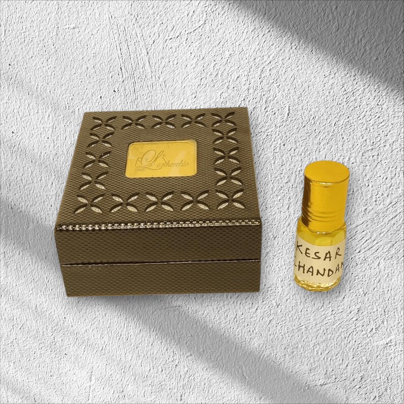 Warm and exotic saffron sandalwood fragrance oil with natural ingredients