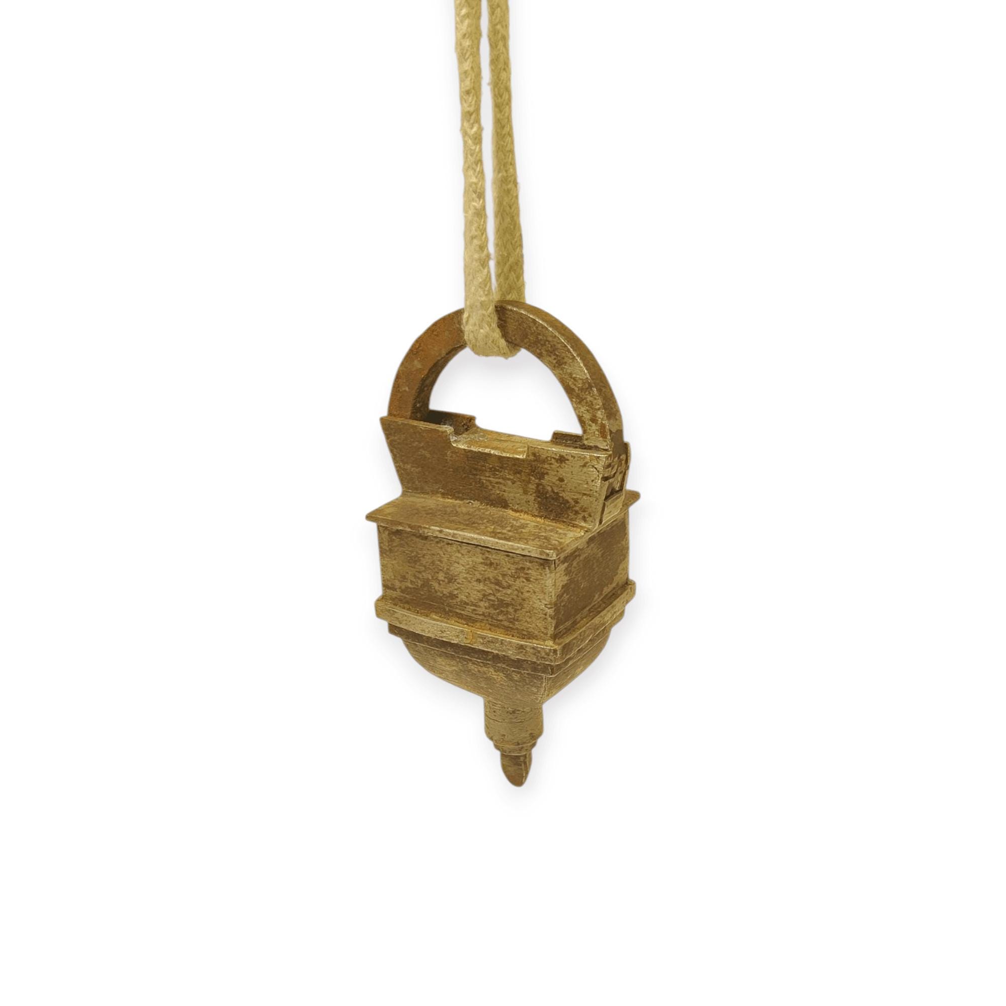 アンティークな鉄製パズル南京錠（鍵3本と隠しレバー付き