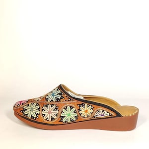 Handmade Black Velvet Mules for Women – Multicolor Starburst Embroidery, Zari & Silk Thread Heeled Slip-Ons, Almond Toe Artisan Shoes