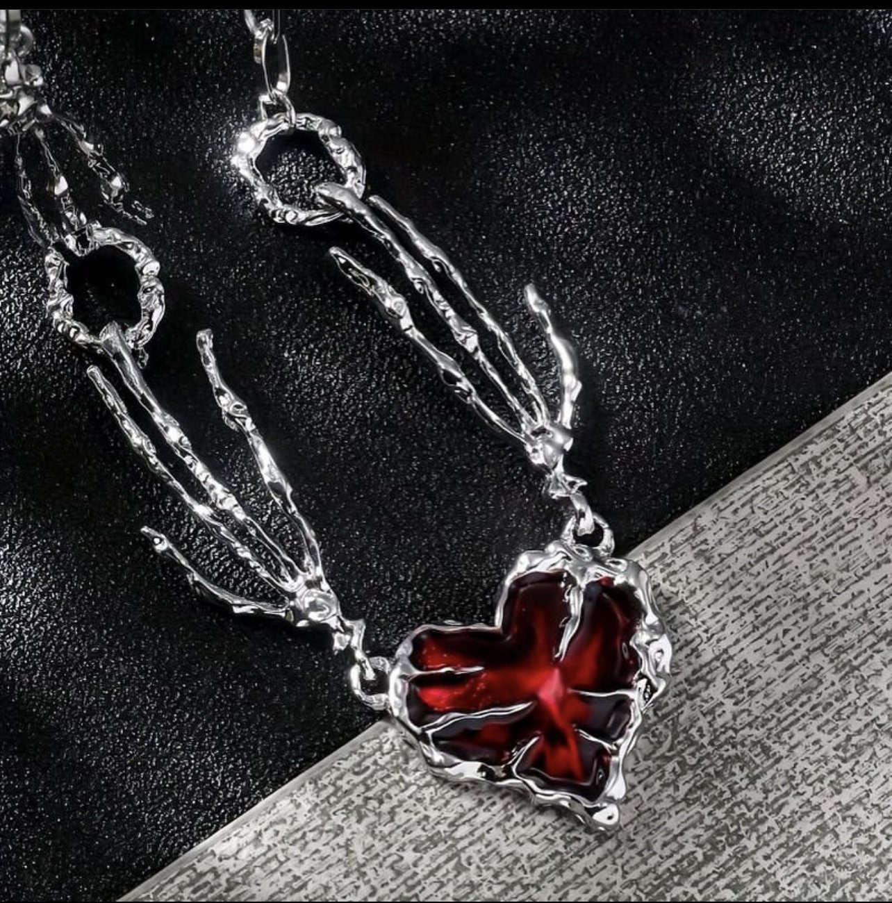 Gothic Heart Claw Necklace, Skeleton Hand Pendant Necklace with Red Heart Necklace, for Women Gift, Halloween Jewelry, Halloween Necklace