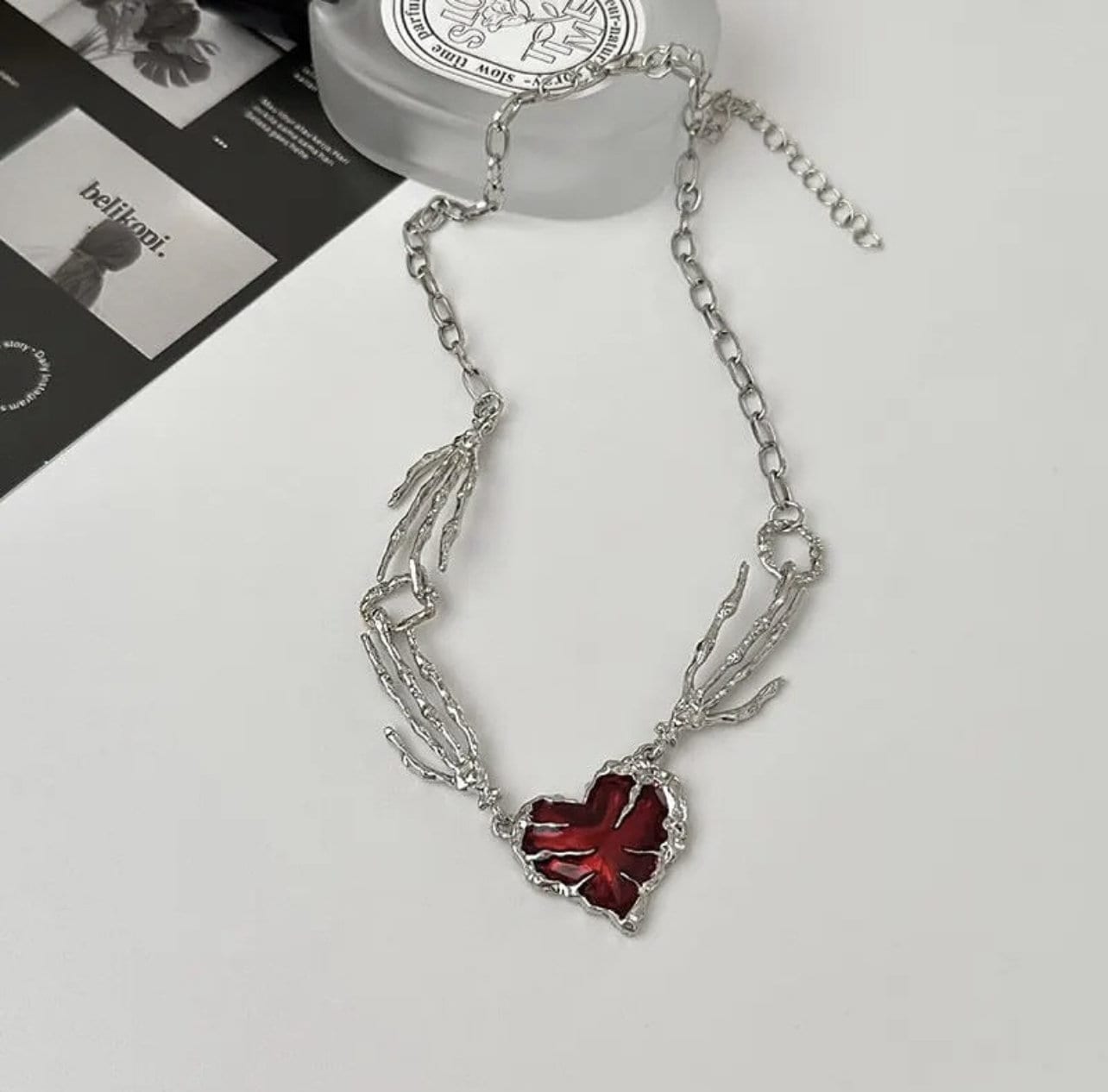 Gothic Heart Claw Necklace, Skeleton Hand Pendant Necklace with Red Heart Necklace, for Women Gift, Halloween Jewelry, Halloween Necklace