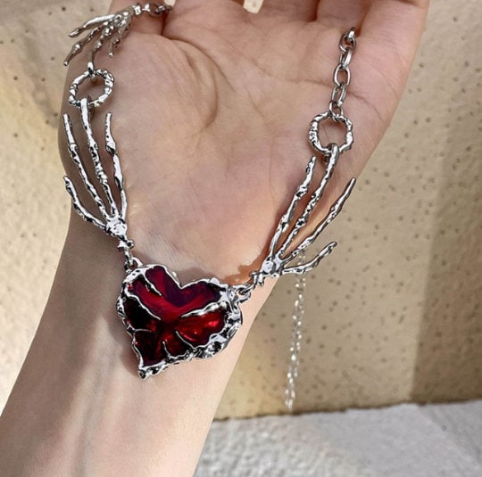 Gothic Heart Claw Necklace, Skeleton Hand Pendant Necklace with Red Heart Necklace, for Women Gift, Halloween Jewelry, Halloween Necklace