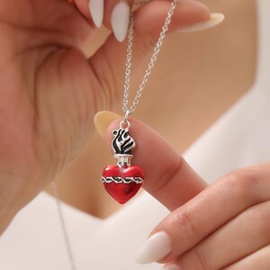 Handgemaakte gotische hartketting: fakkeldetail Halloween-sieraden, Valentijnsdagcadeau