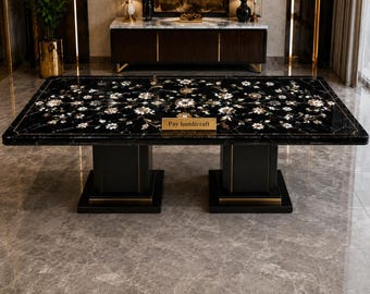 Matbord i svart marmor, Pietra Dura-bord med blommigt inlägg, Handgjorda lyxiga matmöbler, Inredning i kunglig italiensk stil, Specialdesignat stenbord