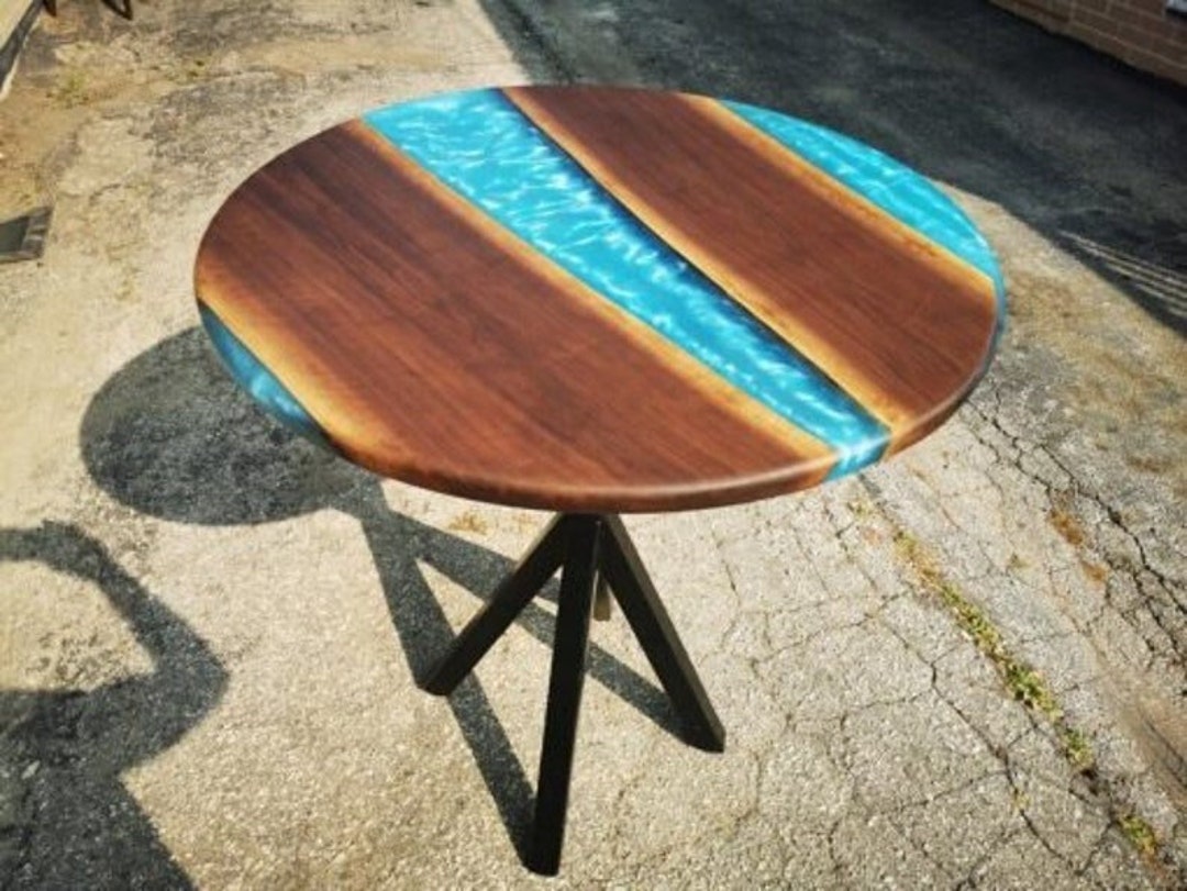 Elegant Round Resin Coffee Table - Home Interior Statement Piece ...