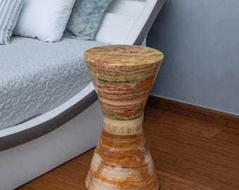 Tavolino con base in onice / Comodino moderno, mobile di lusso per arredare soggiorno e camera da letto