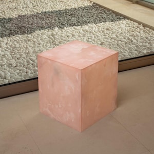 Small natural pink onyx table with a Nordic design in a cubic form, perfect as a sofa or coffee table