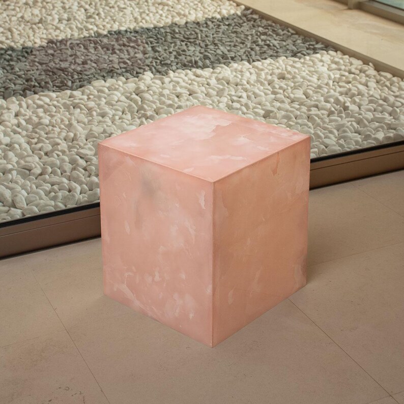 Small natural pink onyx table with a Nordic design in a cubic form, perfect as a sofa or coffee table