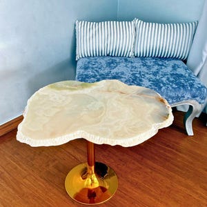 White Onyx Tulip Side Table - Modern Accent Table with Gold leg for Living Room