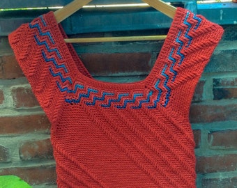 Joli haut au crochet en pur coton et fil de soie, taille 36-38