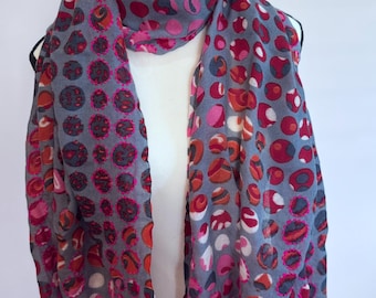 Bufanda de lana 100 % merino para mujer: ligera y de lujo, suave chal de invierno, con estampado rojo.