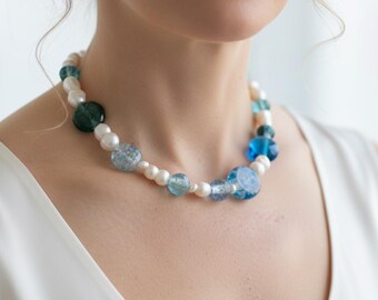 Handgefertigte Blaue Glas Halskette mit handgemachten Glasperlen & Barocken Perlen + passenden Ohrringen – Einzigartiger Statement Schmuck, Geschenk für Sie