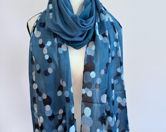 Bufanda de diseño abstracto de algodón modal: accesorio ligero de verano, bufanda elegante para mujer para conjuntos informales y formales.