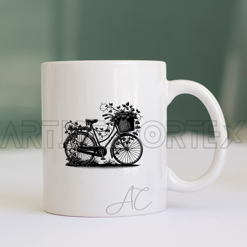 Puede incluir: Taza de cer&aacute;mica blanca con una ilustraci&oacute;n en blanco y negro de una bicicleta con una cesta de flores. La taza tiene las iniciales "AC" escritas en la parte inferior.