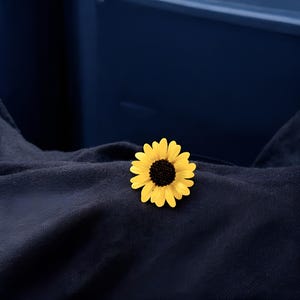 Charming Sunflower Flower Pin Brooch, Sunflower Brooch, Flower Brooch, Floral Pin Brooch, Yellow Floral Brooch, Gift