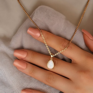 Gold Water Drop Opal Anhänger Halskette, Minimalist Schmuck