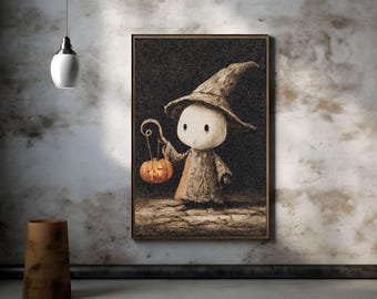 Op de afbeelding: Een ingelijst kunstwerk toont een grillige figuur in een heksenhoed en cape, met een uitgesneden pompoenlantaarn. Het kunstwerk heeft een sepia-kleurenpalet, met een getextureerde, korrelige uitstraling, die een vintage of geschetste stijl oproept. De achtergrond is donker.
