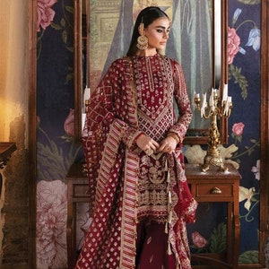 Lyxig rödbrun broderad sharara-kostym: Pakistansk brudklänning bild 1