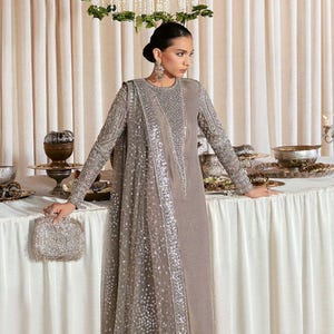 Woman Formal Churidar with Kameez, Pakistani nikah dupatta shalwar kameez, Indian Pakistani wedding dress party, wedding guest partywear
