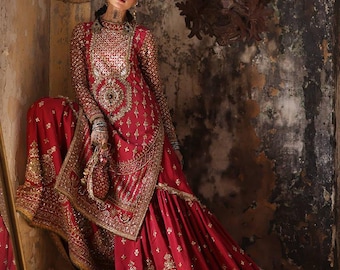 Traje Gharara bordado rojo: traje Nikah paquistaní