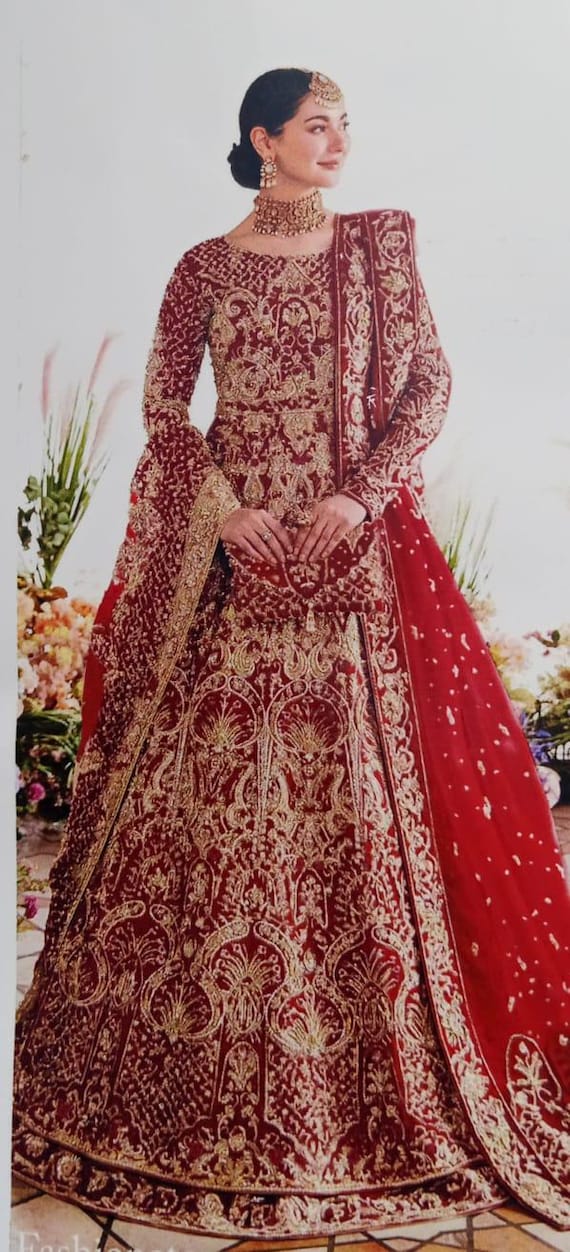 green emerald velvet dress Noorjehan – Order Bridal Gharara Set in Gold Tissue with Red Dupatta –  Pakistani Moda main image 1