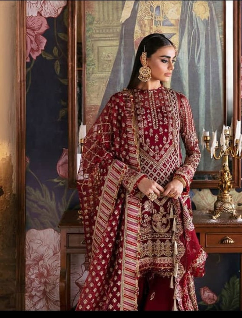 Lyxig rödbrun broderad sharara-kostym: Pakistansk brudklänning bild 3