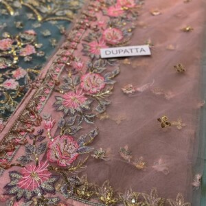 Rede bordada Lehnga Choli: vestido de noiva paquistanês imagem 7