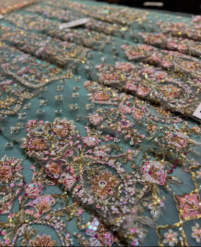 Rede bordada Lehnga Choli: vestido de noiva paquistanês imagem 3