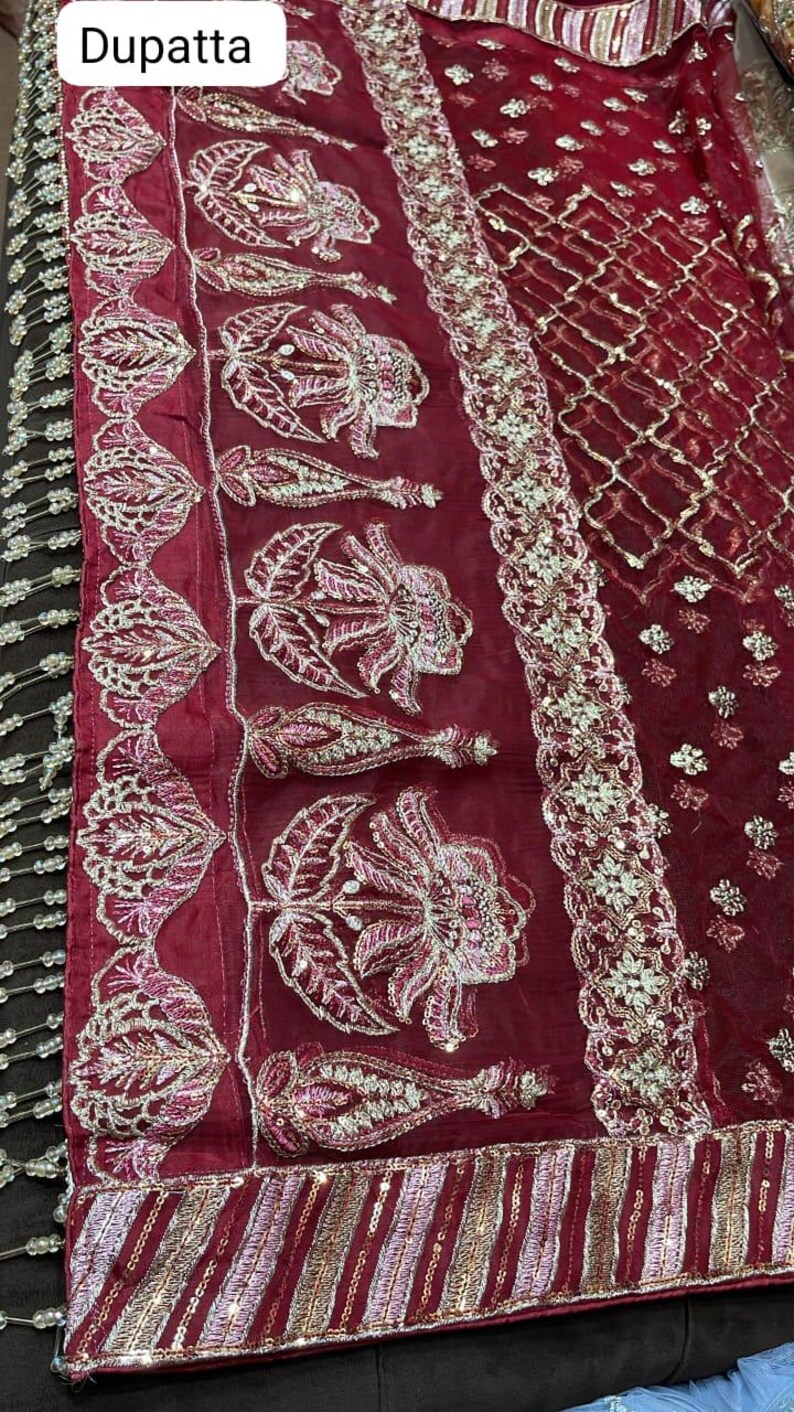 Lyxig rödbrun broderad sharara-kostym: Pakistansk brudklänning bild 8