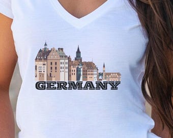 Duitsland gebouwen reiziger v-hals T-shirt, Europese reis shirt, leuk vakantie T-shirt, reiscadeau voor haar, Duitse architectuur, reisliefhebber