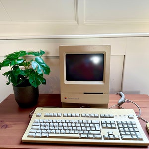 Apple Macintosh Classic 2