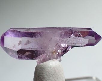 Amethyst * Double-terminated gem crystal from Veracruz, Mexico