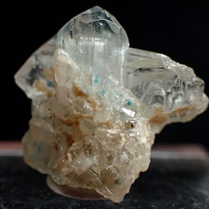 Euclasa * Drusa de cristales de gemas del Alto do Jacu, Brasil