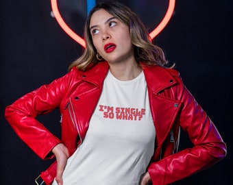 Je suis célibataire T-shirt vintage unisexe nom personnalisé cadeau drôle pour meilleure amie cadeau pour elle cadeau d'anniversaire pour lui cadeau anti-valentine