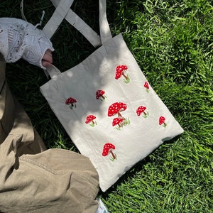 Pilz Tragetasche, Schultertasche bestickt, Tragetasche mit Reißverschluss, Geschenk zum Geburtstag