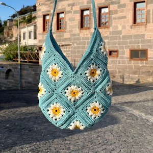 Granny Square Daisy Crochet Bag, Aesthetic Flower Tote Bag, Shoulder Bag, Christmas Gift