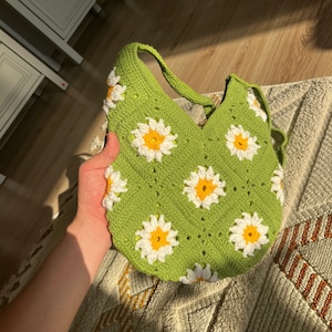 Crochet Daisy Knitting Bag, Granny Square Crochet Shoulder Bag, Aesthetic Handmade Bag