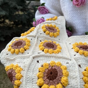 Sunflower Crochet Bag, Granny Square Daisy Bag, Floral Aesthetic Bag, Birthday Gift image 5