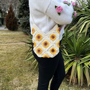 Sunflower Crochet Bag, Granny Square Daisy Bag, Floral Aesthetic Bag, Birthday Gift image 3
