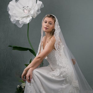 Mantilla bridal veil with lace, Lace veil, image 4