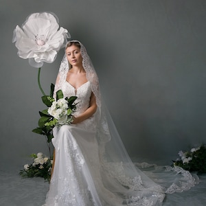 Mantilla bridal veil with lace, Lace veil, image 2