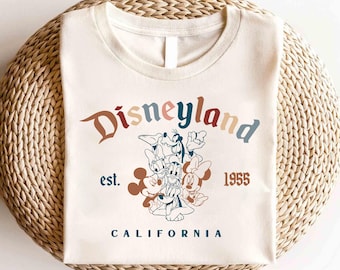 Camiseta de Mickey y sus amigos de Disneyland, California, fundada en 1955. Camiseta de Mickey y sus amigos. Camiseta de Mickey. Camiseta de viaje familiar a Disney. Camiseta de Magic Kingdom.